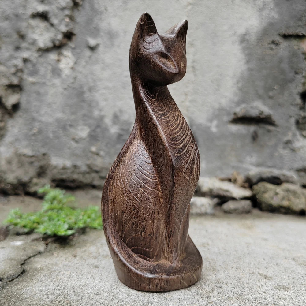 Drvena figura mačke 3.8 inča – geometrijska, ručno rezbarena, poklon