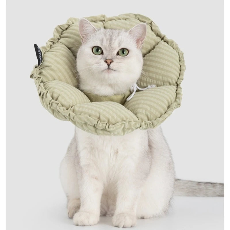 Soft protective cat collar – floral design, adjustable, waterproof