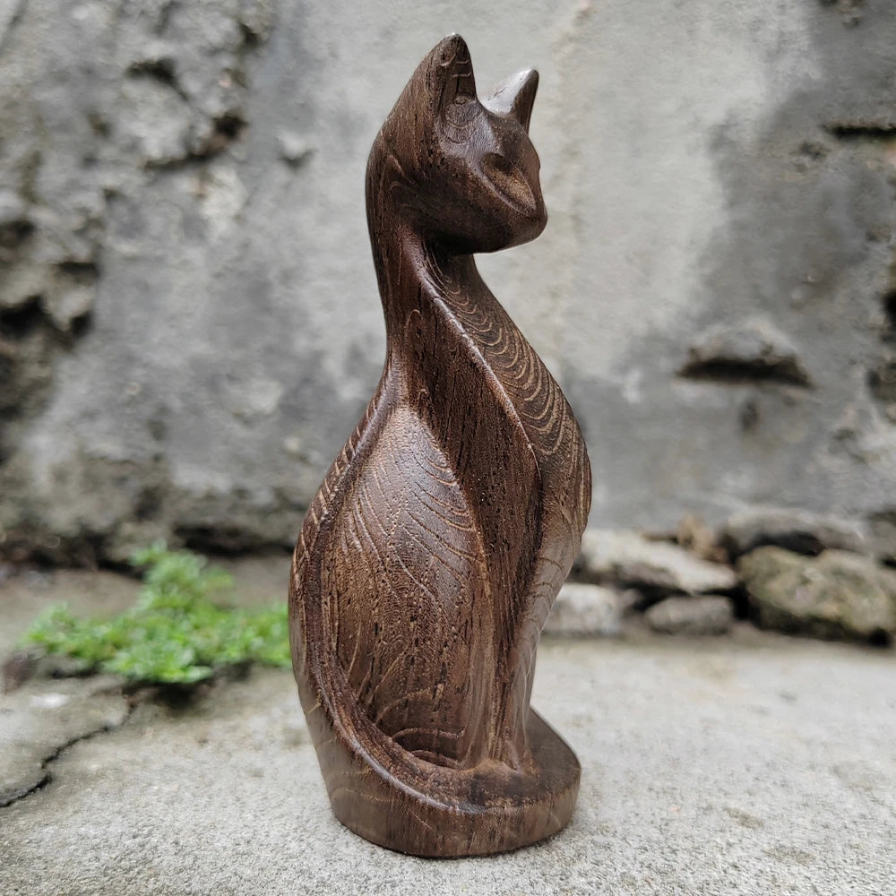 Drvena figura mačke 3.8 inča – geometrijska, ručno rezbarena, poklon